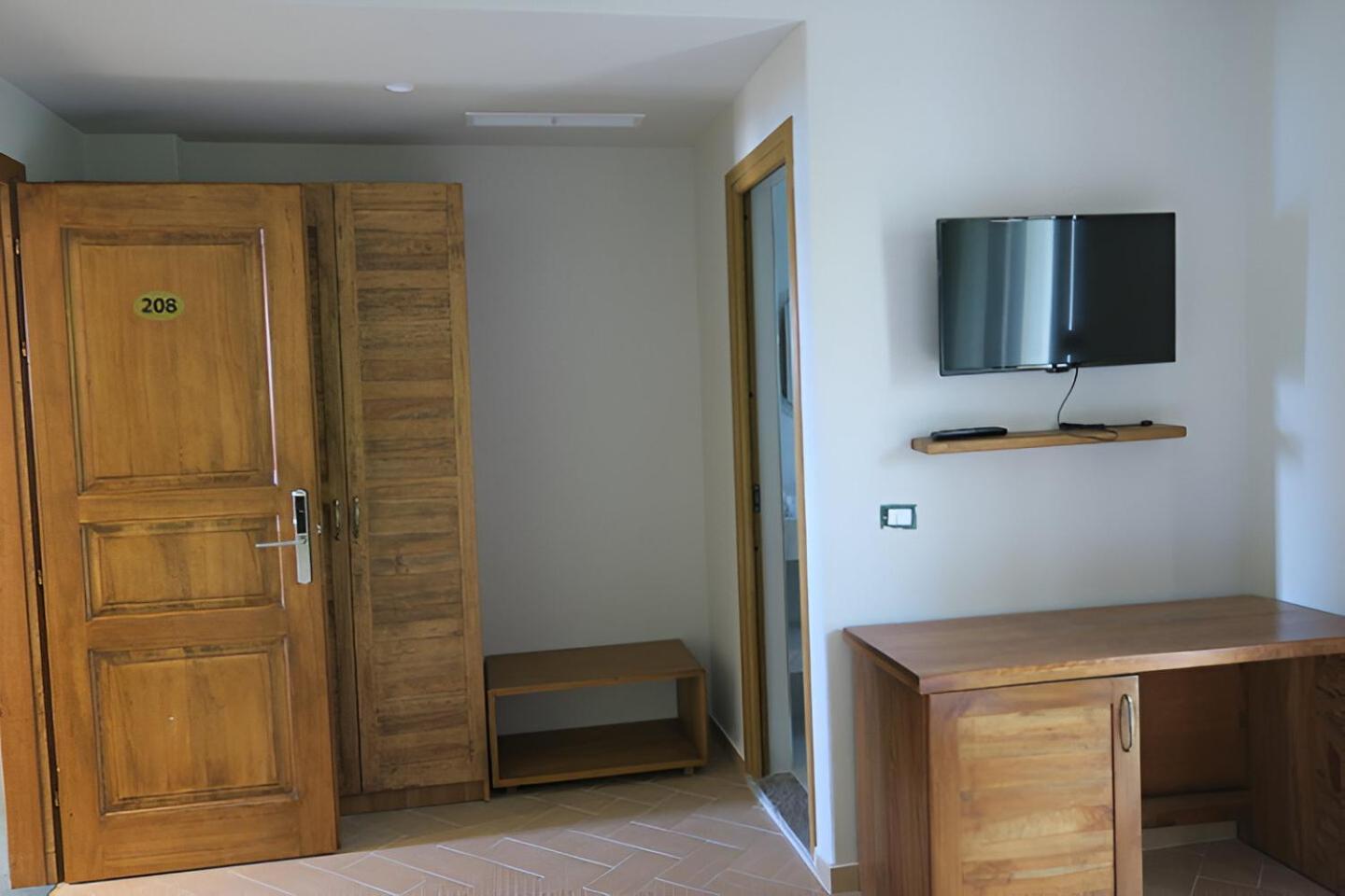 Doko Hotel Radhimë Dış mekan fotoğraf
